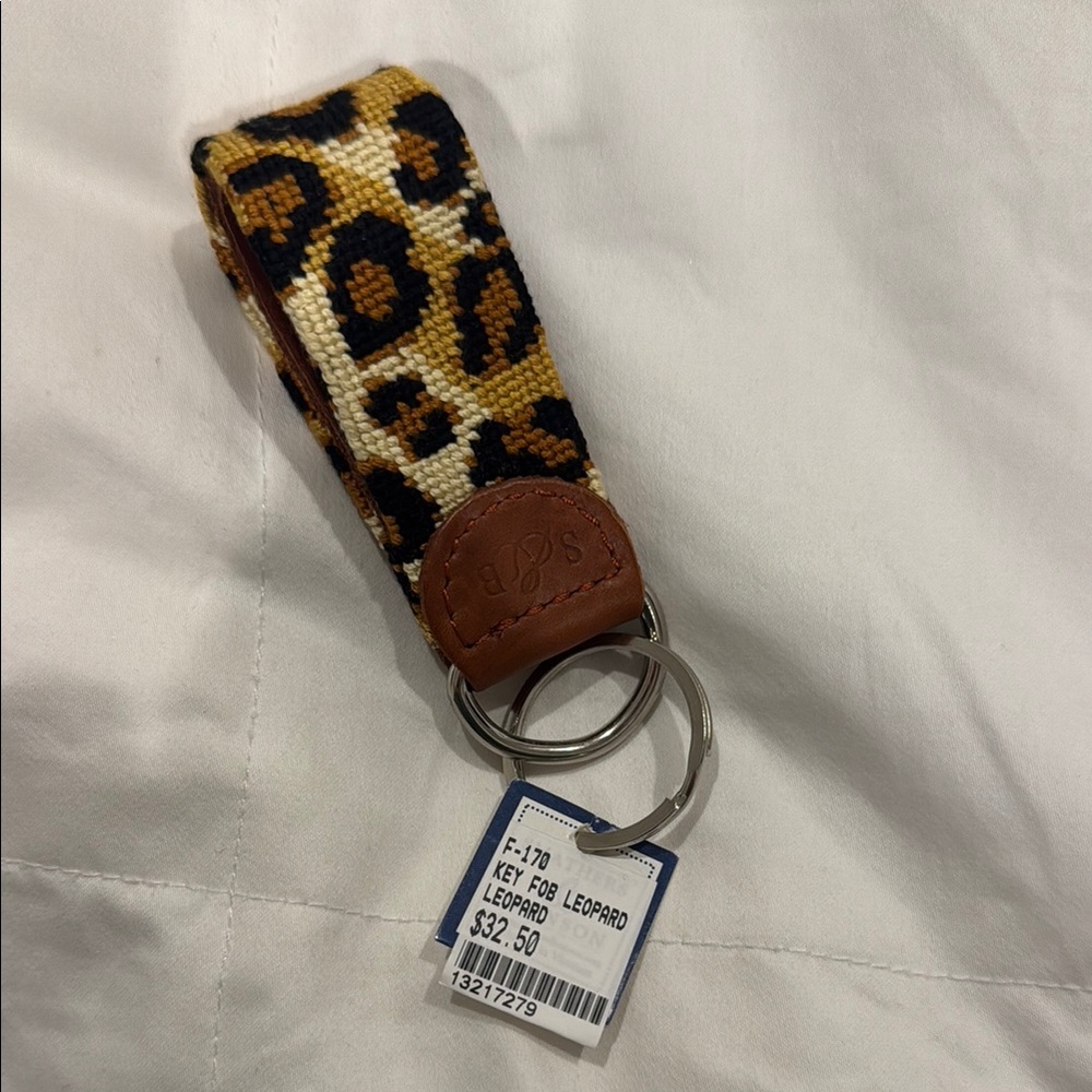 Leopard Print Keychain - Picture 2 of 2